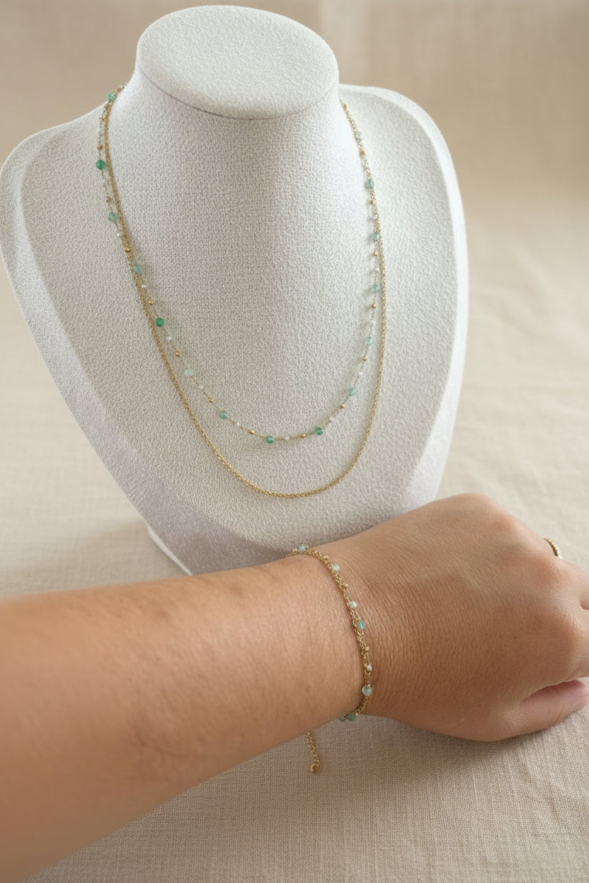 Parure fine dorée & Perles vertes .