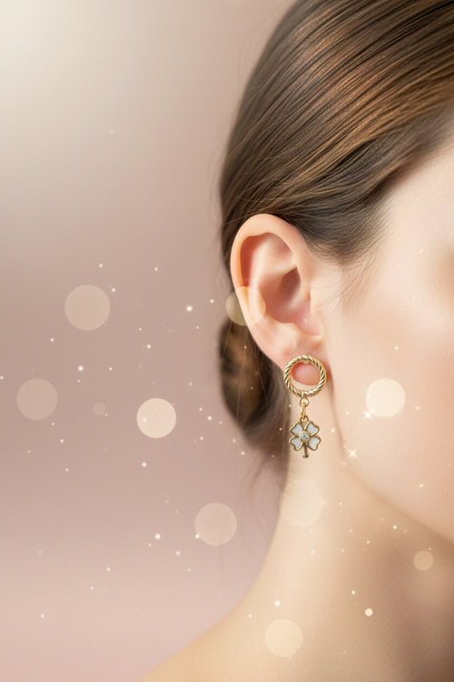 Boucle d’oreille trèfle nacré