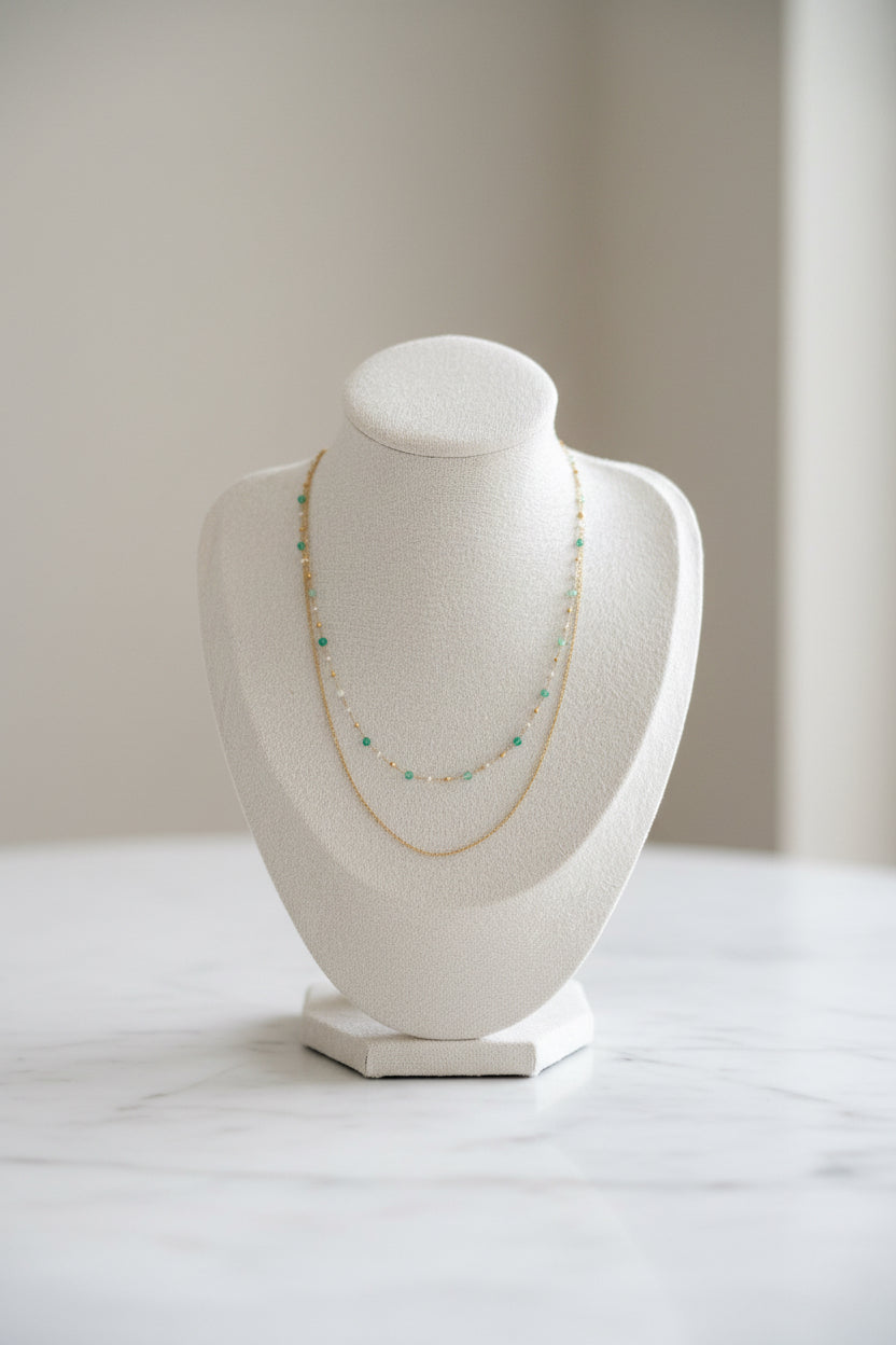 Parure fine dorée & Perles vertes .