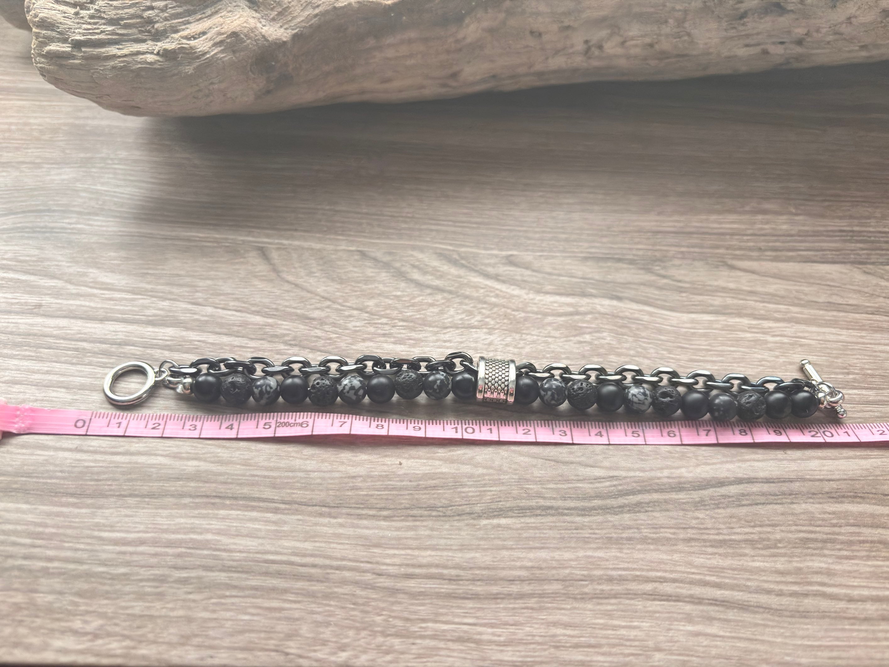 Bracelet homme en acier inoxydable et pierre .