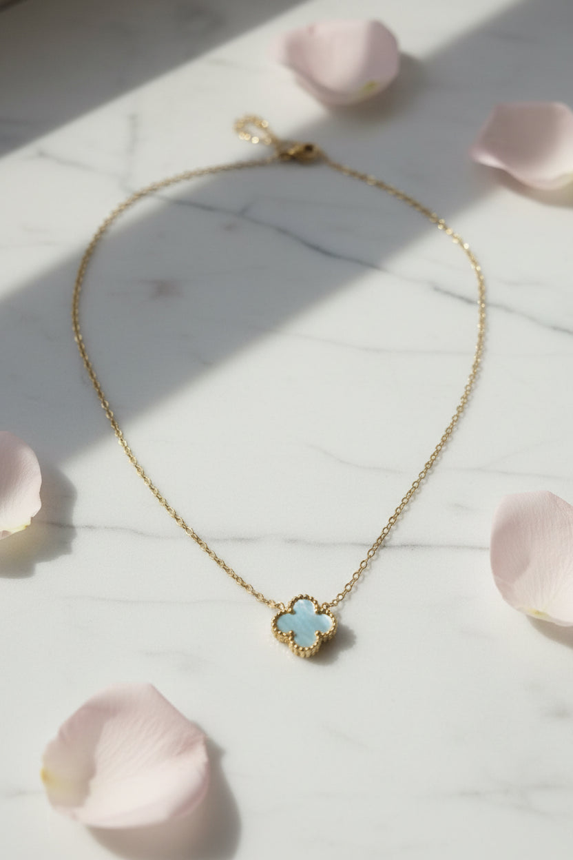 Collier trèfle vert nacré
