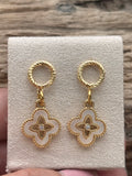 🍀Boucles d’oreilles trèfles nacré 🍀