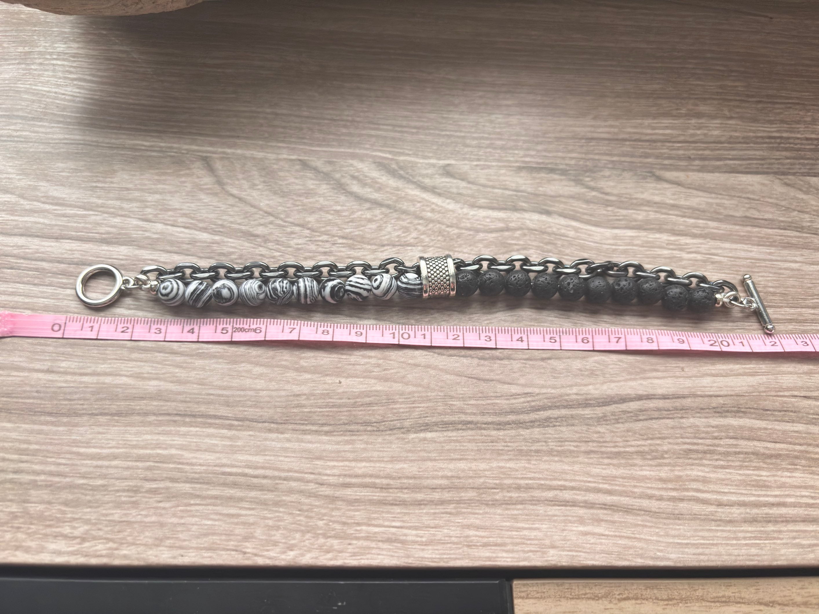 Bracelet homme en acier inoxydable et pierre .