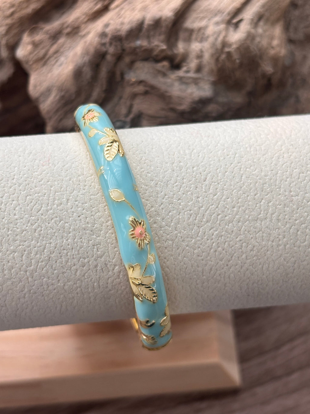 🌺Bracelet jonc rigide à ressort-Émail fleuri thaïlandais.