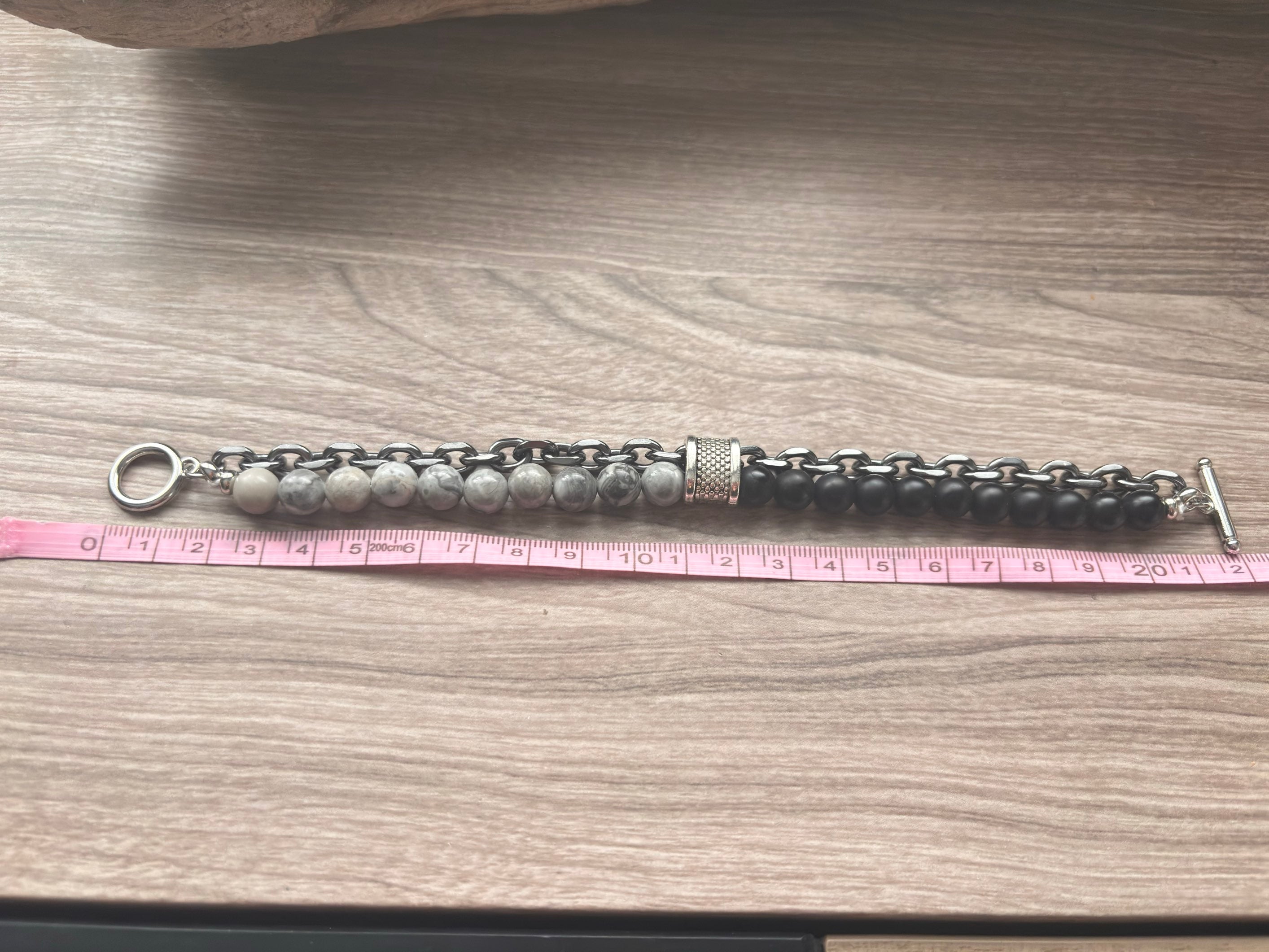 Bracelet homme en acier inoxydable et pierre .