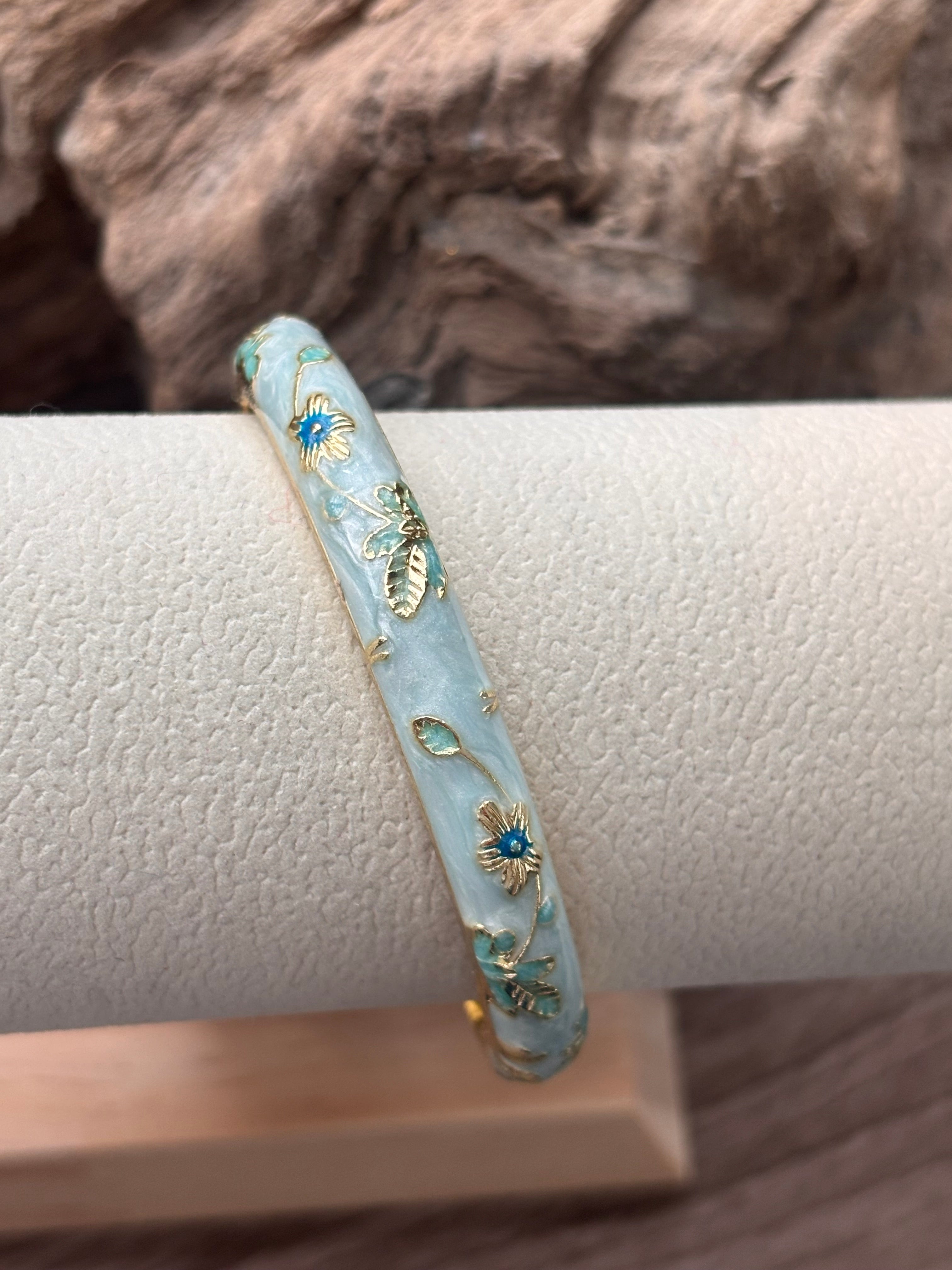 🌺Bracelet jonc rigide à ressort -Émail fleuri thaïlandais.