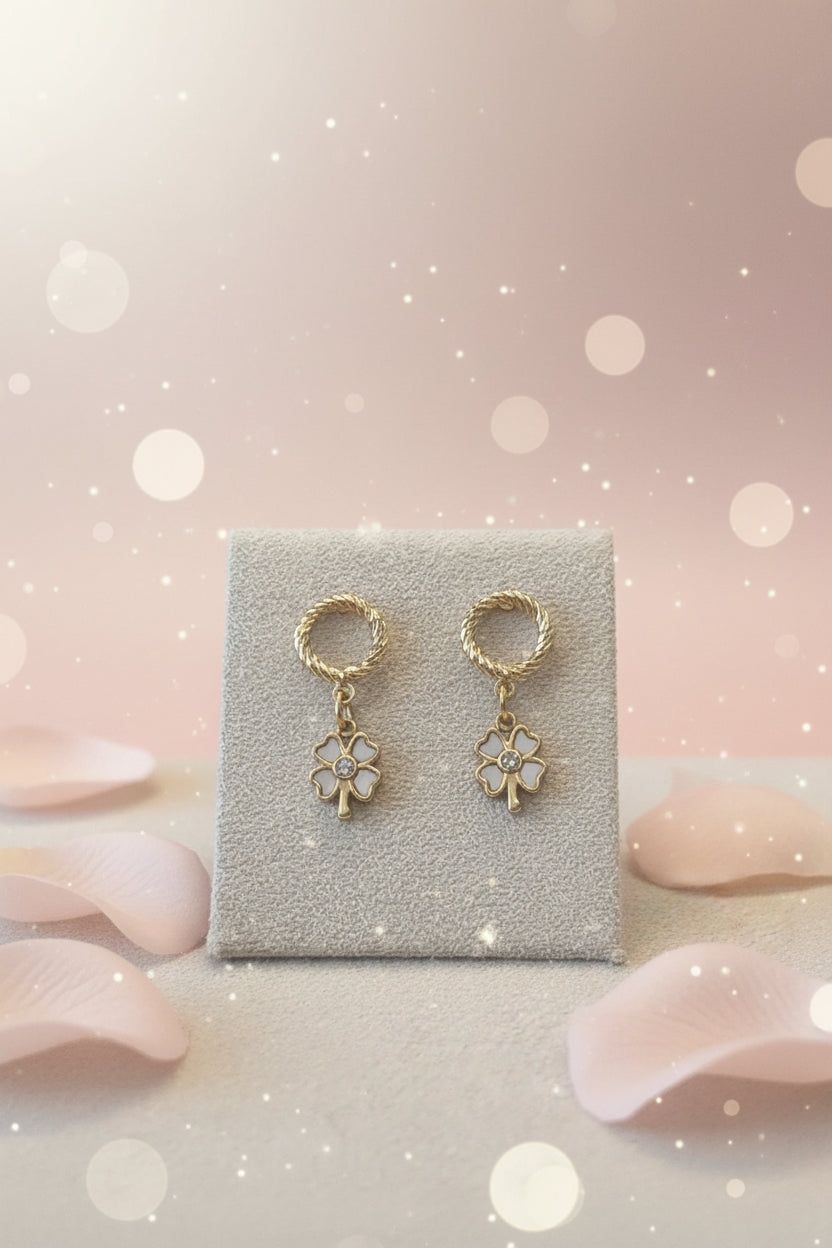 Boucle d’oreille trèfle nacré
