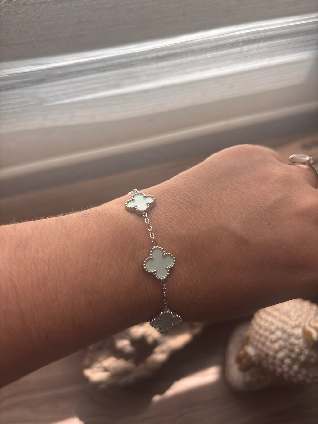 Bracelet trèfle  bleu nacré