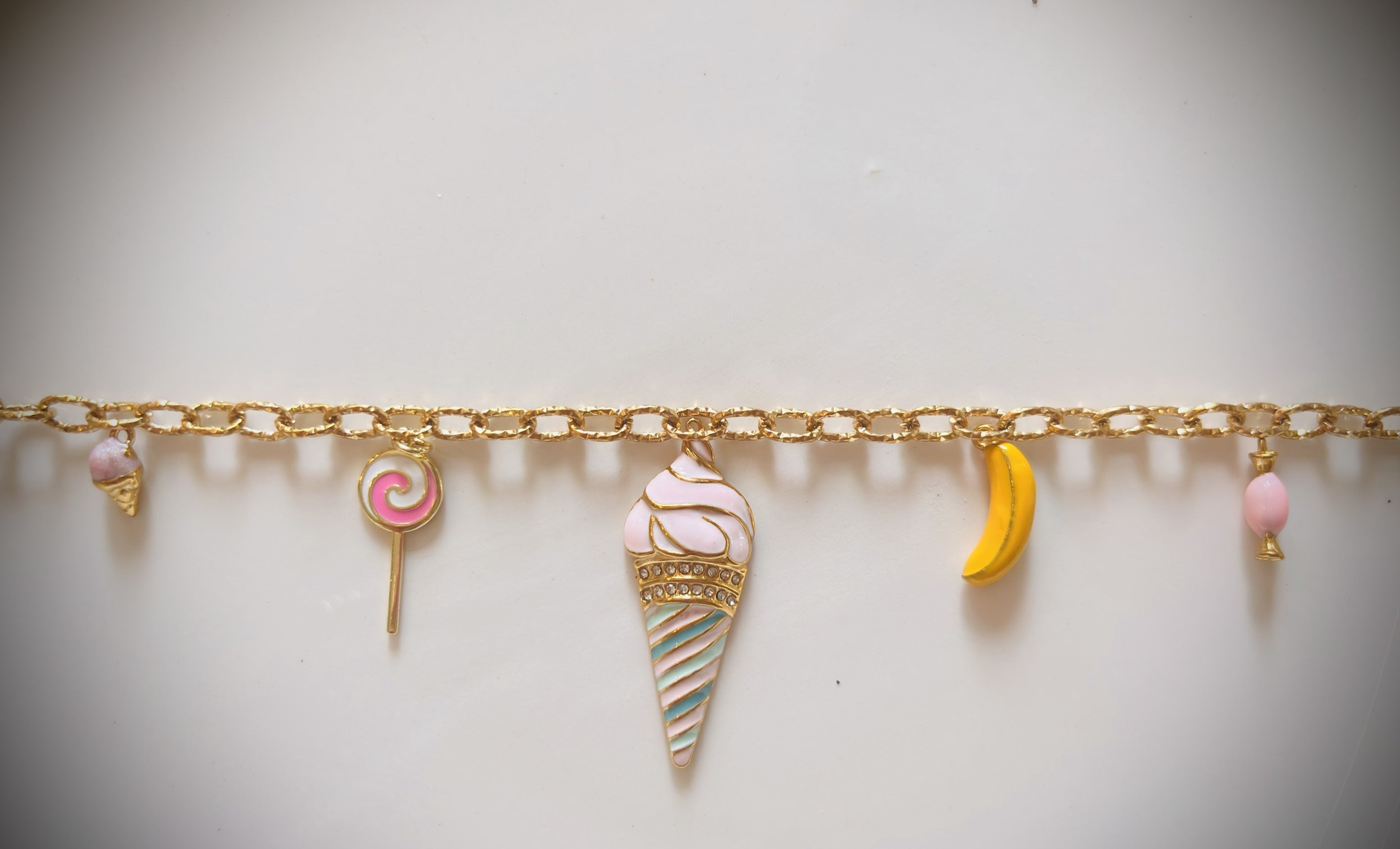 🍬Collier en acier inoxydable avec charmes gourmands🍦